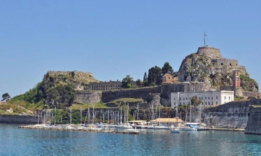 Έναρξη τουριστικής περιόδου στην Κέρκυρα με 9 πτήσεις από το εξωτερικό